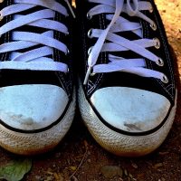 Image of how to clean white shoelaces without bleach