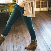 Image of how to wear cowboy boots with skinny jeans